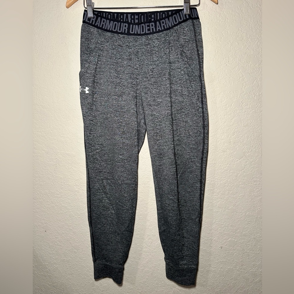 Women’s Underarmour joggers